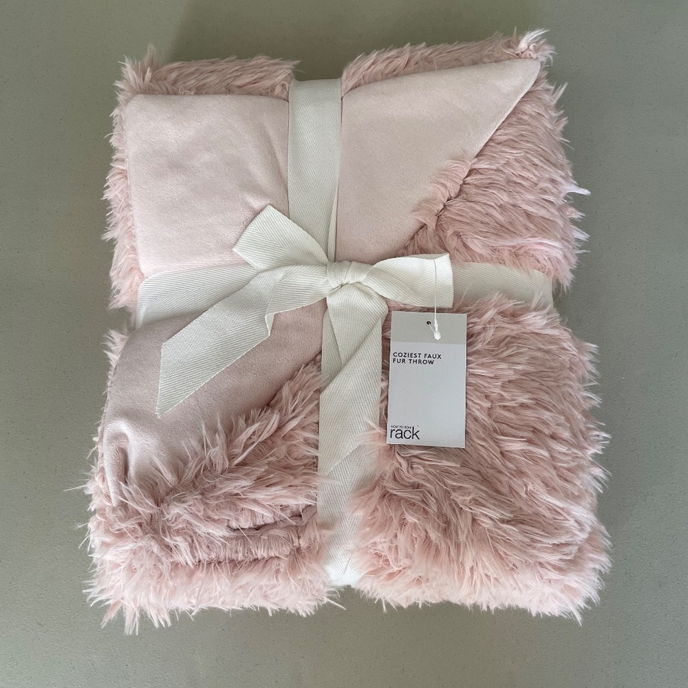 NWT Nordstrom Rack Faux Fur Throw PINK